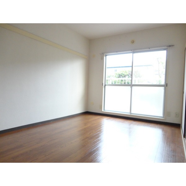 Living and room. Another Room No.