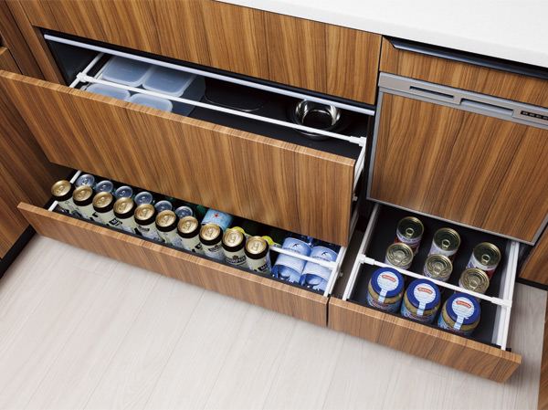 Kitchen.  [All slide storage] Also easy to take out things in the back "all slide housed". (Same specifications)