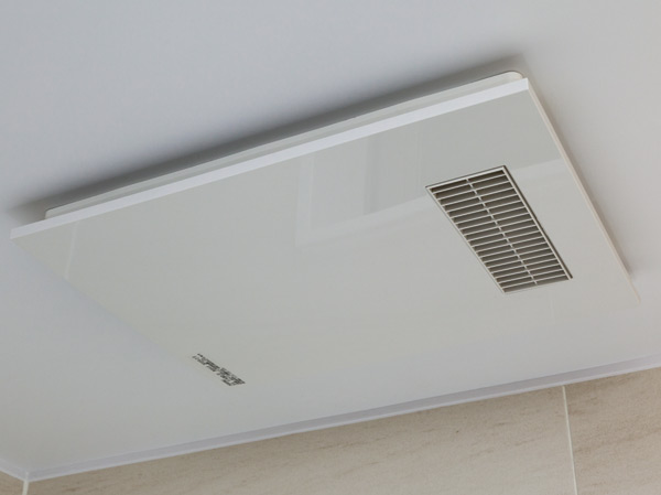 Bathing-wash room.  [Bathroom heating dryer] Drying and heating of laundry ・ Functions, such as cool breeze packed "bathroom heater dryer". (Same specifications)