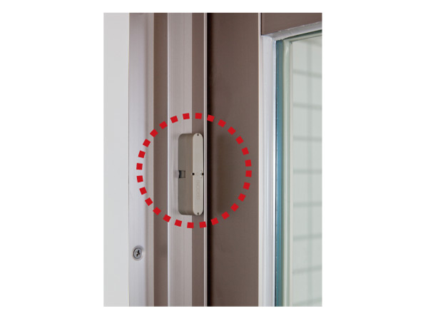 Security.  [Within the dwelling unit] Installing the security sensors in the front door and windows.  ※ Except for the part of the window (same specifications)