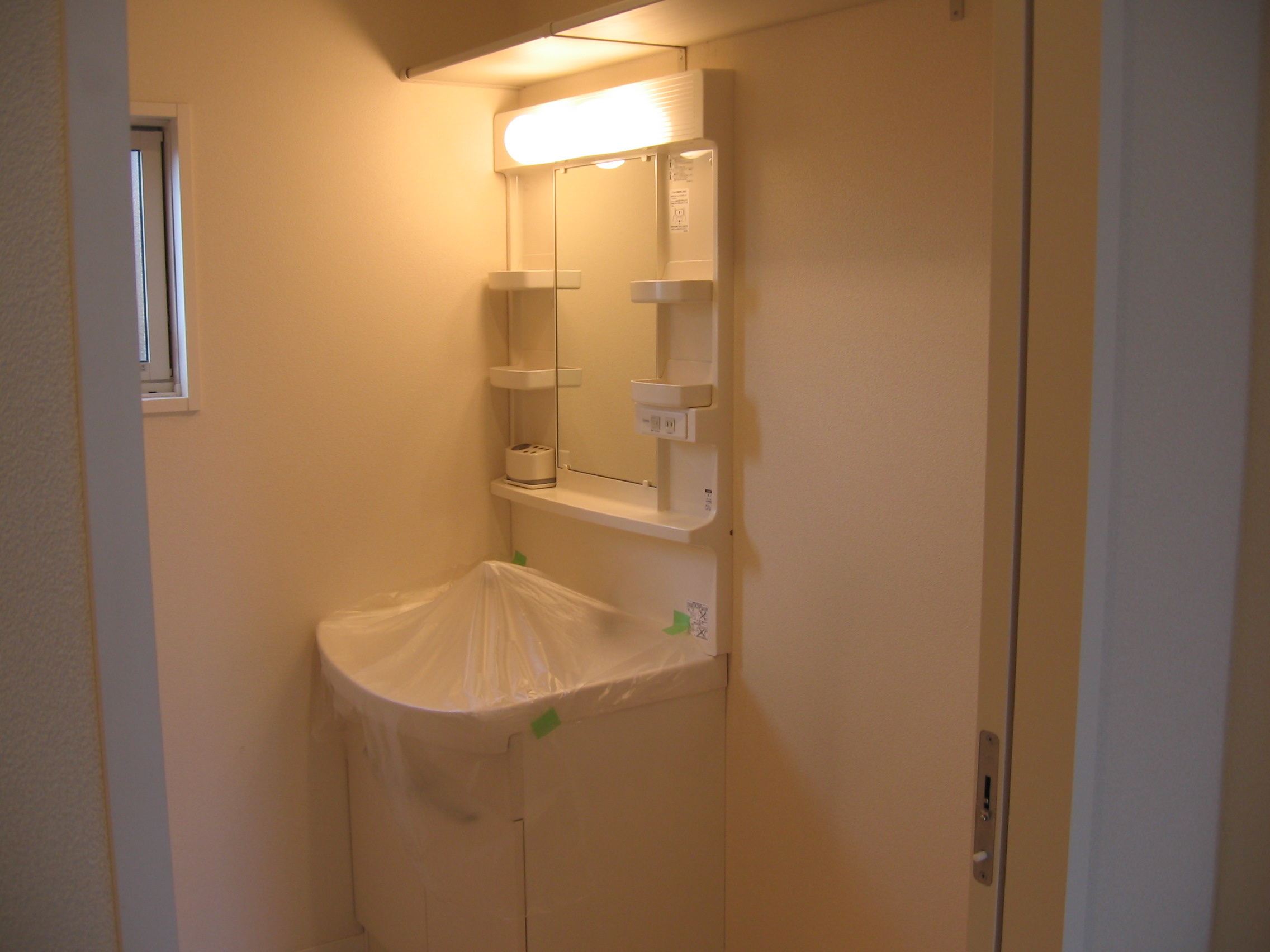 Washroom.  ※ Shampoo dresser