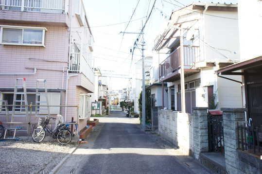 Local photos, including front road. Frontal road