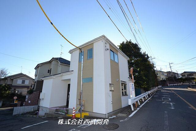 Local photos, including front road. Local (12 May 2013) Shooting