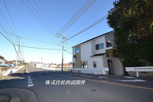 Local photos, including front road. Local (12 May 2013) Shooting