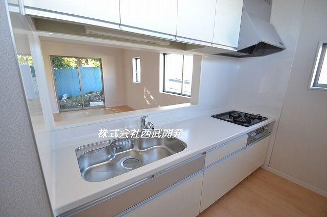 Kitchen. Indoor (12 May 2013) Shooting