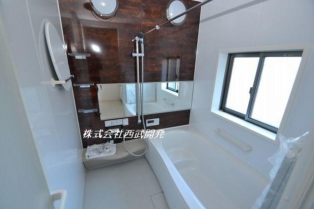 Bathroom. Indoor (12 May 2013) Shooting