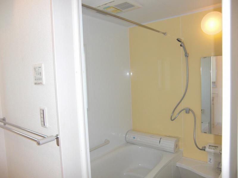 Bathroom. 8 Building room (September 2013) Shooting