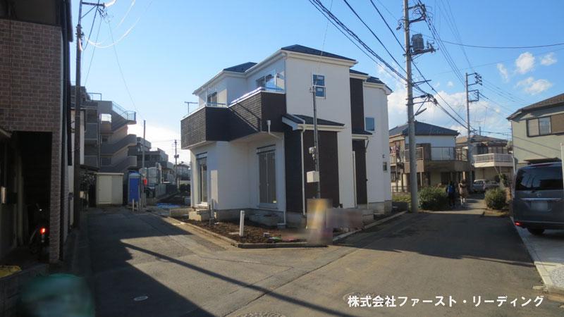 Local photos, including front road. Southeast side 4.0m Local, including the north side 4.4m public roads Car space one Local (December 16, 2013) Shooting