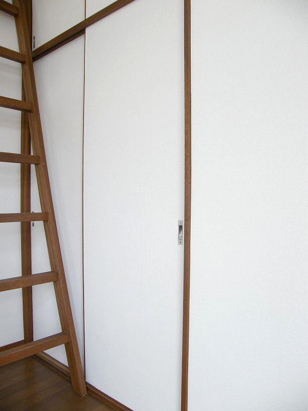 Receipt. Western style room There closet