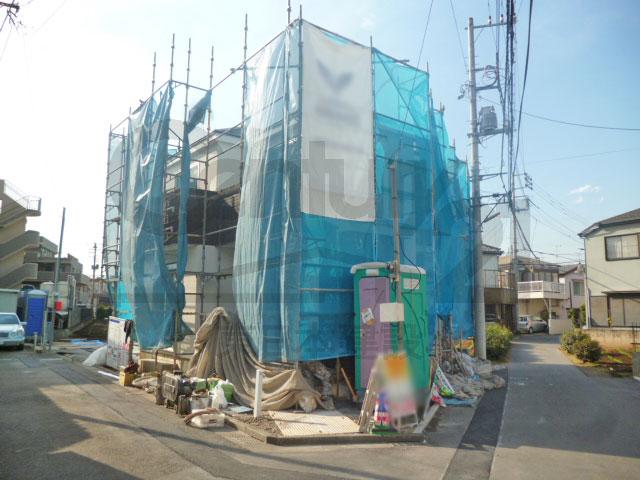 Local appearance photo. Local (11 May 2013) Shooting