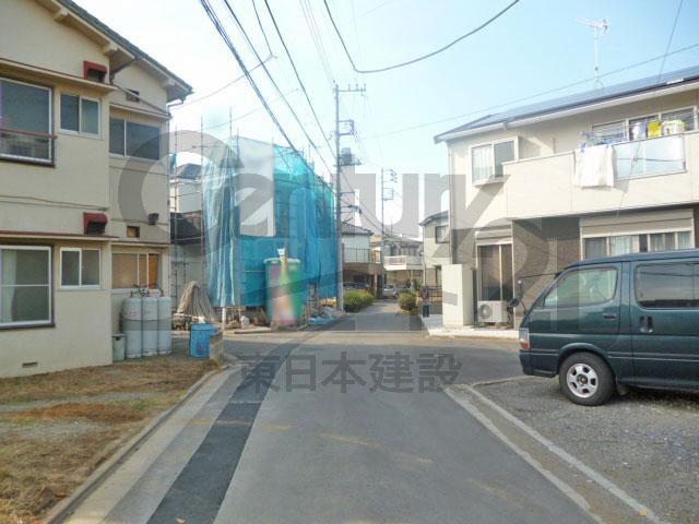 Local photos, including front road. Local (11 May 2013) Shooting