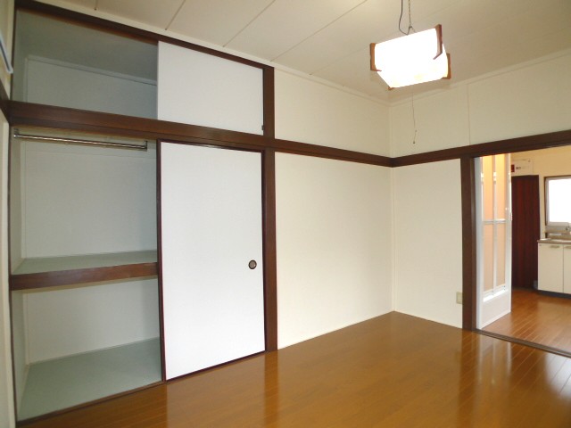 Receipt. It can be used in the closet feeling