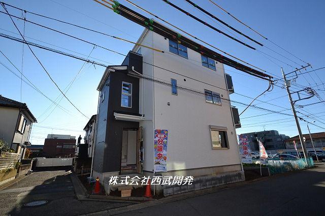 Local photos, including front road.  [1 Building]  Local (12 May 2013) Shooting