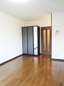 Living and room. 8.4 Pledge of room