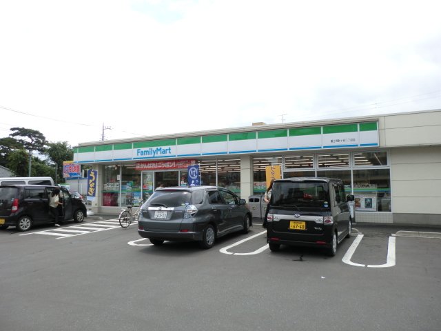 Convenience store. FamilyMart Fujimi needle-month trough-chome store up (convenience store) 280m