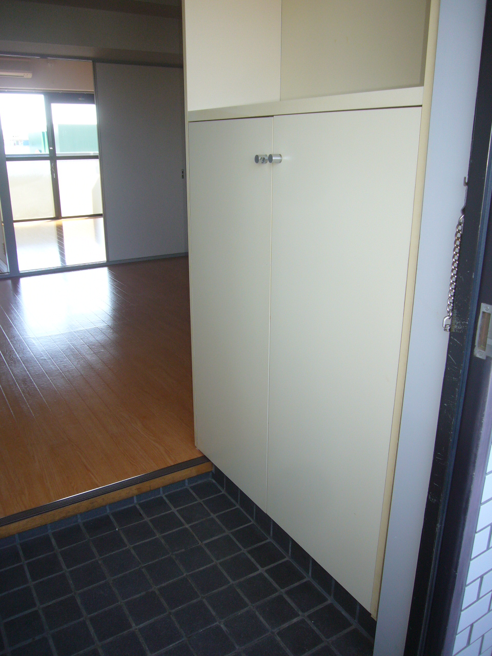 Receipt. Plenty of cupboard