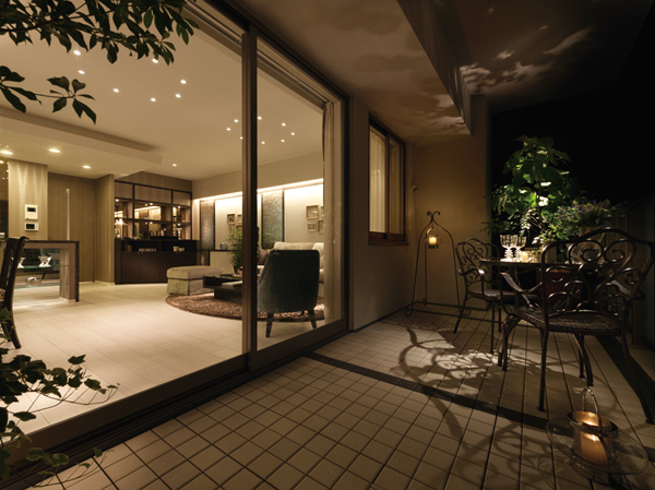 Interior.  [balcony] Place to enjoy the reunion of the family through the meals and conversation, 1 person quietly place to enjoy the hobby, Place to enjoy the vivid panorama and of the open-air comfort to spread even where. The house, What place, In any time, You full of aesthetics that make beautiful and elegant shine a live person.