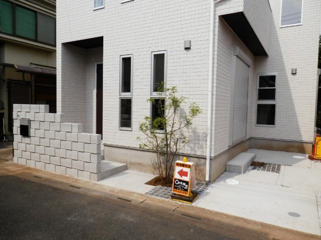 Local appearance photo. Little a twist. It just appearance much change. Local (July 2013) Shooting