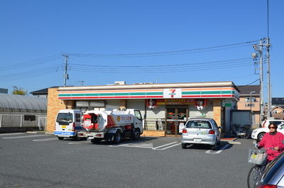 Convenience store. 180m to Seven-Eleven (convenience store)