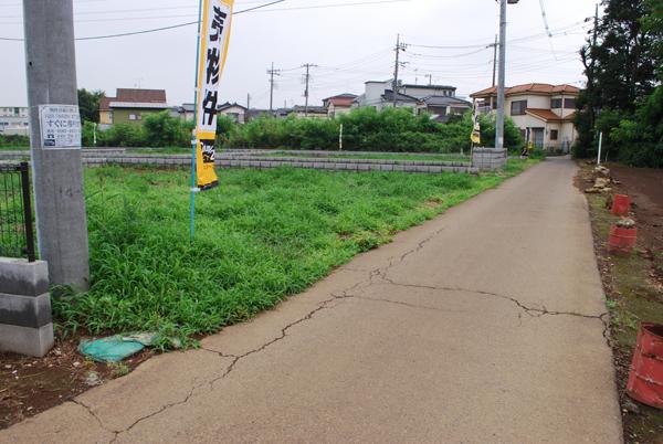 Local photos, including front road. Local (July 2013) Shooting