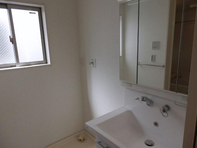 Wash basin, toilet. "Building 3" 