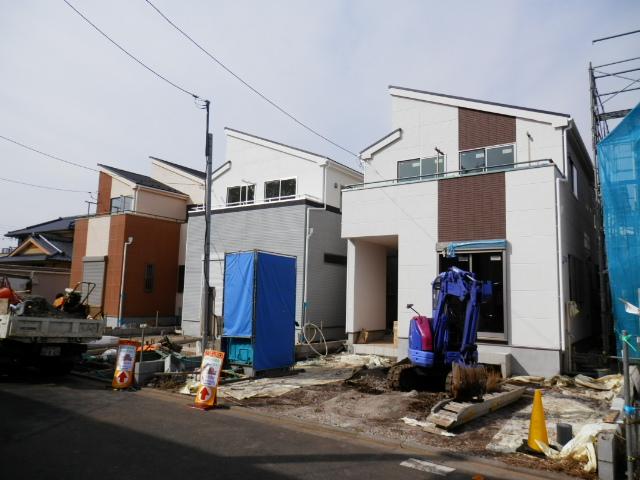 Local photos, including front road. Local (10 May 2013) Shooting