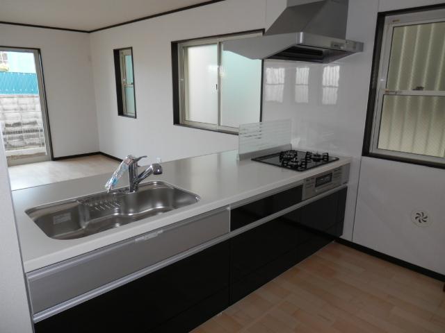 Kitchen. "6 Building"