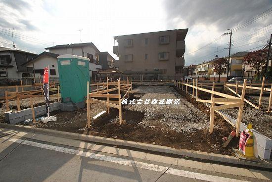 Local photos, including front road. Local site (November 2013) Shooting