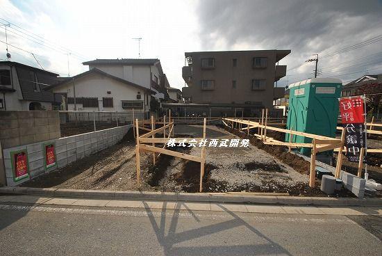 Local photos, including front road. Local site (November 2013) Shooting