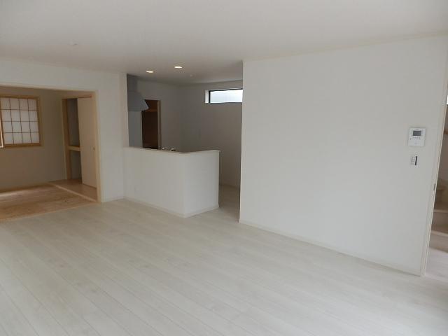 Same specifications photos (Other introspection). Same specifications