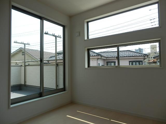 Same specifications photos (Other introspection). Same specifications