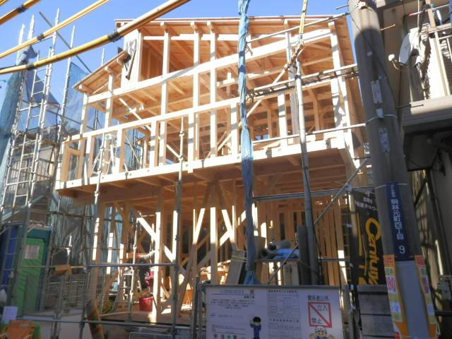 Local photos, including front road. Local (11 May 2013) Shooting