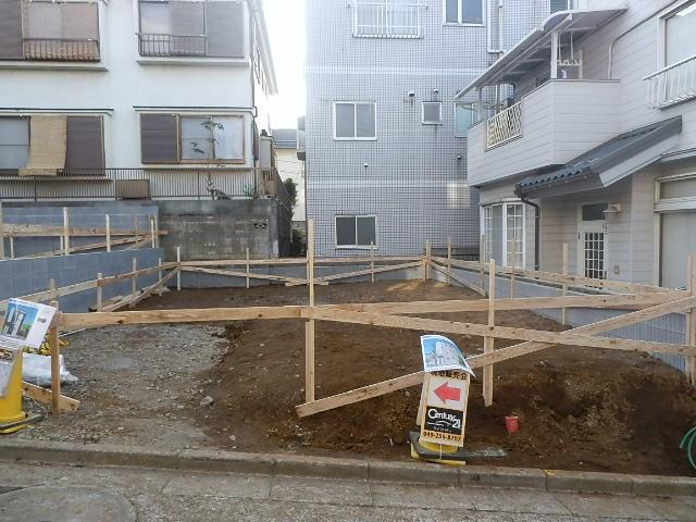 Local appearance photo. Local (11 May 2013) Shooting