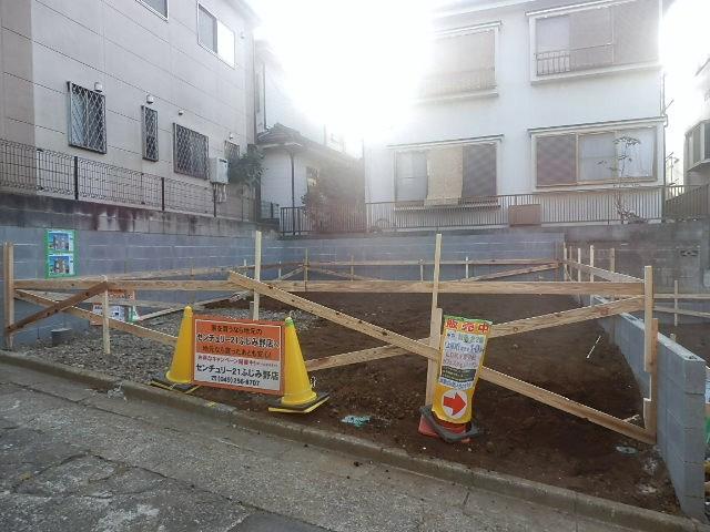 Local appearance photo. Local (11 May 2013) Shooting