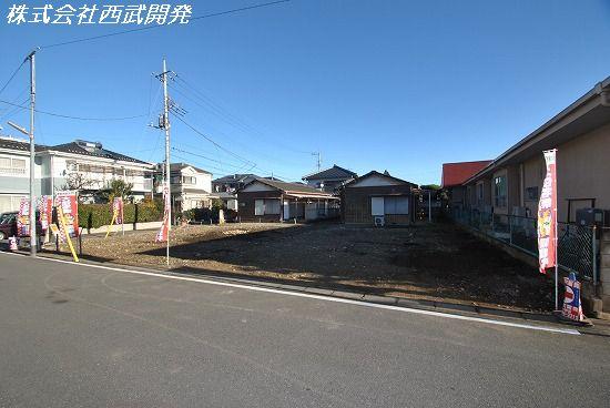 Local photos, including front road. Local (12 May 2013) Shooting