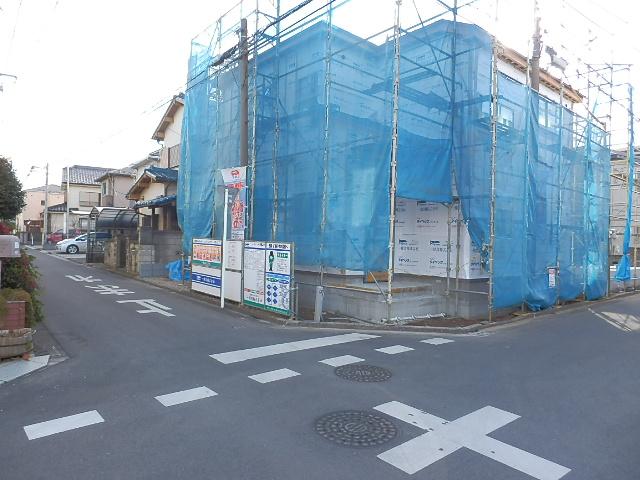 Local appearance photo. Local (12 May 2013) Shooting