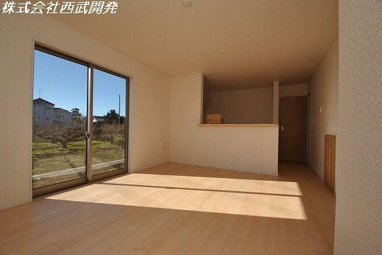 Living. Local (12 May 2013) Shooting