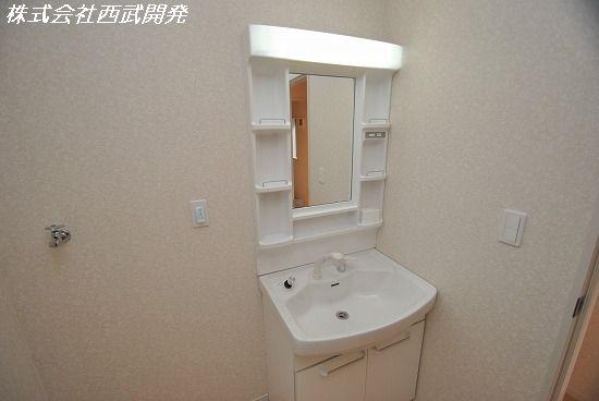 Wash basin, toilet. Local (12 May 2013) Shooting