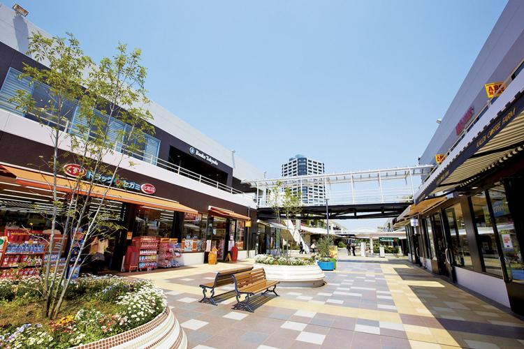 Shopping centre. Until Soyoka Fujimino 3100m