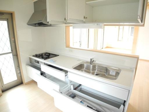 Kitchen. Indoor (12 May 2013) Shooting