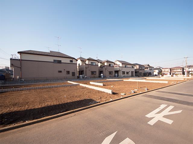 Local photos, including front road. Local (12 May 2013) Shooting