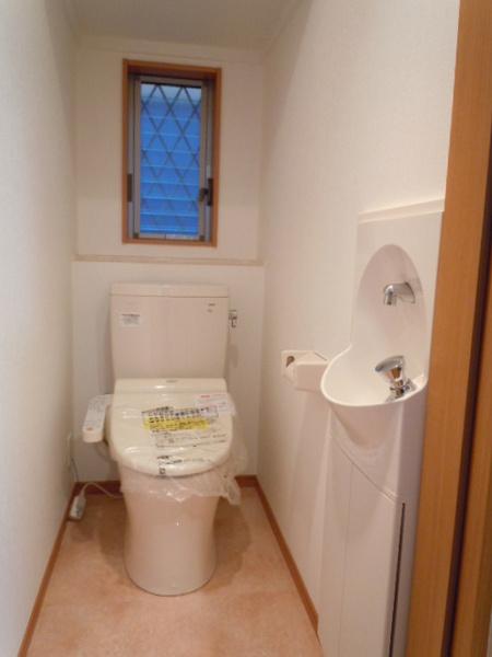 Toilet. Indoor (March 2013) Shooting