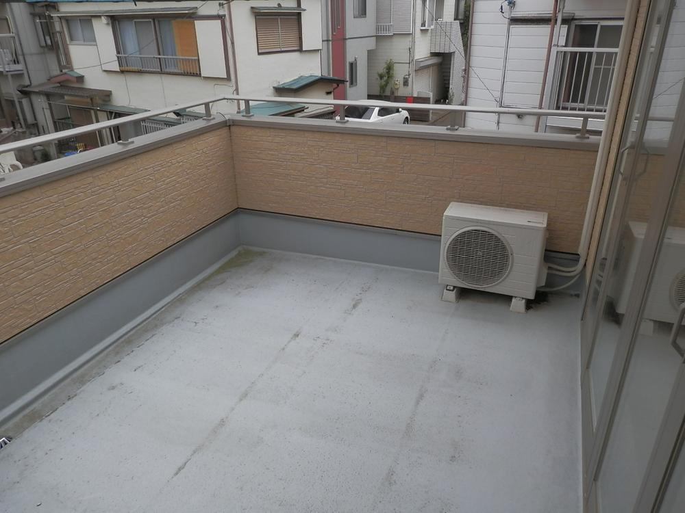 Balcony. Local (March 2013) Shooting