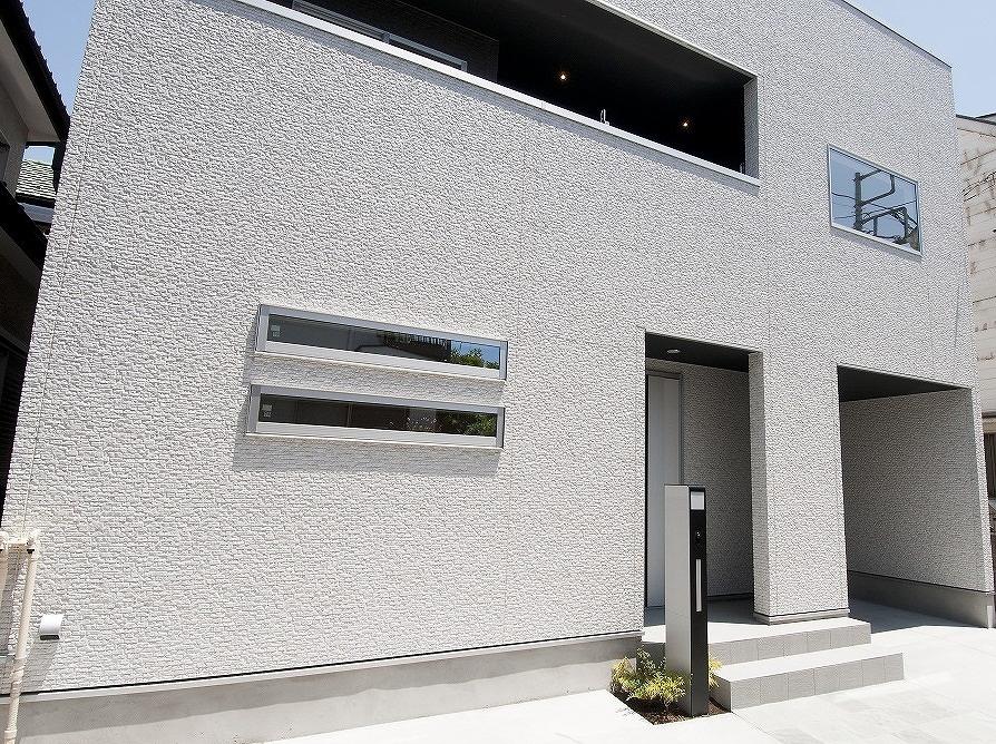 Local appearance photo. Simple appearance Square design shine. Outer wall material "hydrophilic coat" specification. Time also keeps the beauty to. Built with garage.