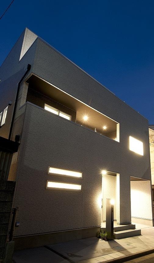 Local appearance photo. SHIMAMURA of the house with all rooms lighting equipment. Since the porch and the garage is a with motion sensors also help in crime prevention surface, ON, It does not have any hassle of OFF.