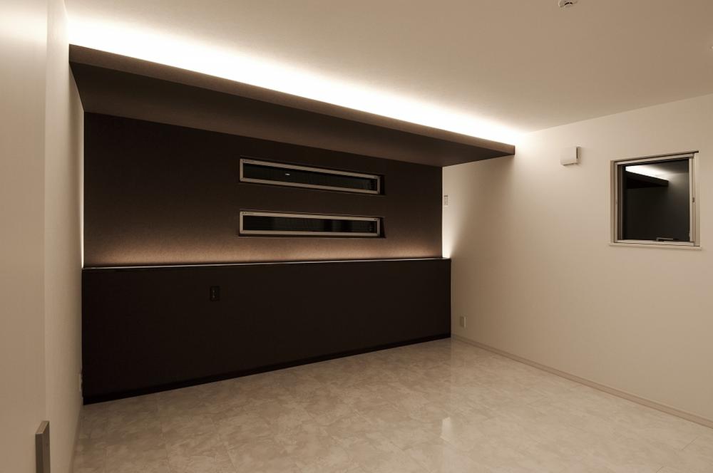 Non-living room. Wide with WIC in the main bedroom. A pleasant sleep in the soft light ...