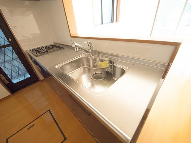 Kitchen. Indoor (12 May 2013) Shooting