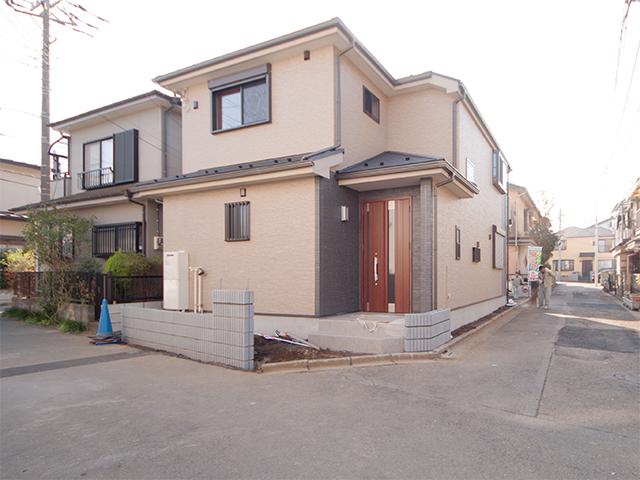 Local appearance photo. Local (12 May 2013) Shooting