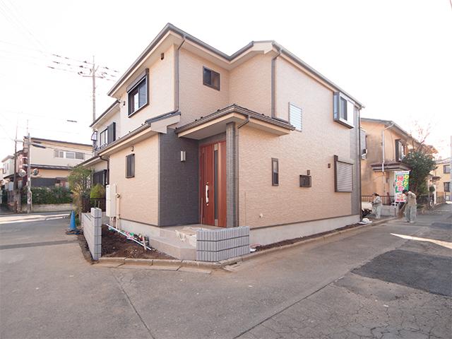 Local appearance photo. Local (12 May 2013) Shooting