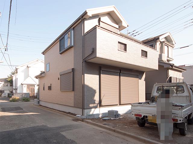 Local appearance photo. Local (12 May 2013) Shooting